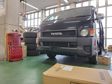 丸目　ハイエースV　4WD